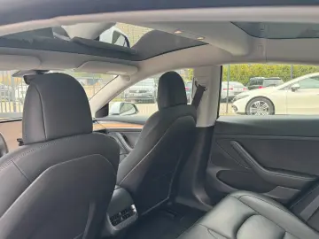 TESLA MODEL 3 LONG RANGE DUAL MOTOR   AMD RYZEN