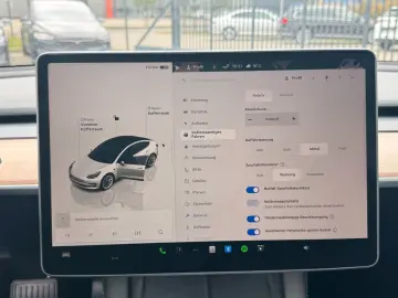 TESLA MODEL 3 LONG RANGE DUAL MOTOR   AMD RYZEN