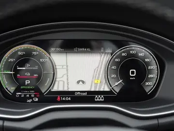 AUDI Q5 55 TFSIe S line Navi Matrix ACC AHK Kamera