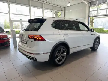 VW Tiguan Allspace 2.0 TDI R-Line 4M StaHz Pano AHK