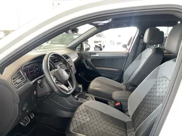 VW Tiguan Allspace 2.0 TDI R-Line 4M StaHz Pano AHK