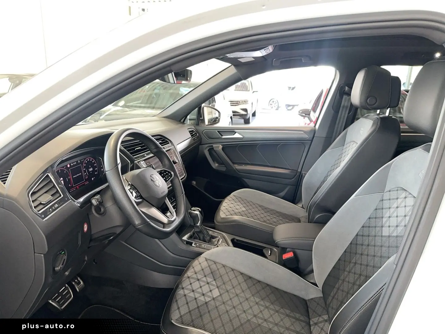 VW Tiguan Allspace 2.0 TDI R-Line 4M StaHz Pano AHK
