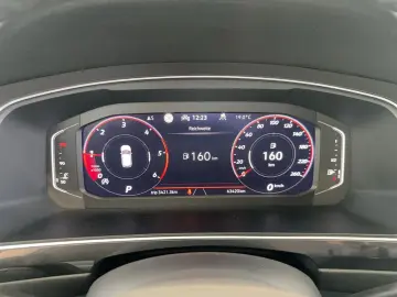 VW Tiguan Allspace 2.0 TDI R-Line 4M StaHz Pano AHK