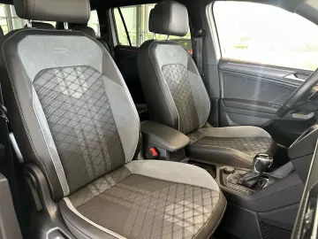 VW Tiguan Allspace 2.0 TDI R-Line 4M StaHz Pano AHK
