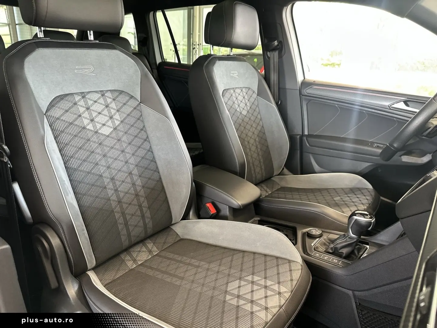 VW Tiguan Allspace 2.0 TDI R-Line 4M StaHz Pano AHK