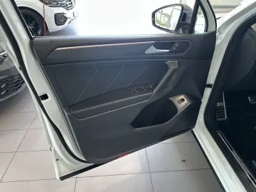VW Tiguan Allspace 2.0 TDI R-Line 4M StaHz Pano AHK