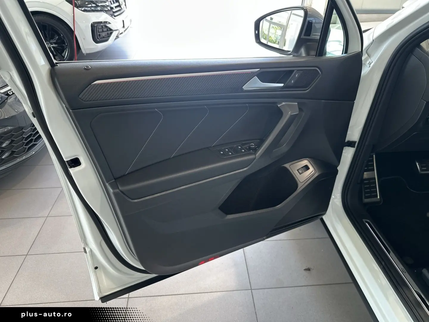 VW Tiguan Allspace 2.0 TDI R-Line 4M StaHz Pano AHK