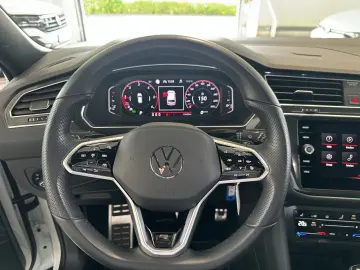 VW Tiguan Allspace 2.0 TDI R-Line 4M StaHz Pano AHK