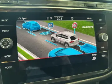 VW Tiguan Allspace 2.0 TDI R-Line 4M StaHz Pano AHK