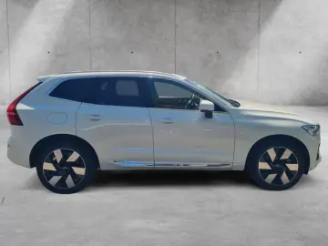 VOLVO XC60 T8 Ultra Bright AWD AKTIVSITZE HGSD STANDHZ