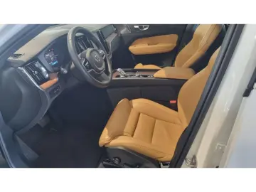 VOLVO XC60 T8 Ultra Bright AWD AKTIVSITZE HGSD STANDHZ