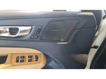 VOLVO XC60 T8 Ultra Bright AWD AKTIVSITZE HGSD STANDHZ