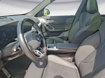BMW iX1 xDrive30 M-Sport  Shadow Navi Pano Aktivsitz