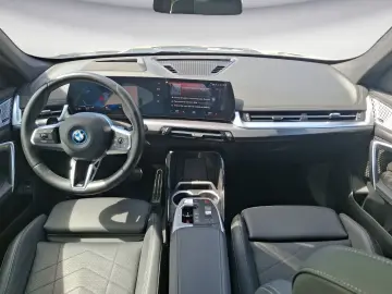 BMW iX1 xDrive30 M-Sport  Shadow Navi Pano Aktivsitz
