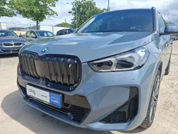 BMW iX1 xDrive30 M-Sport  Shadow Navi Pano Aktivsitz