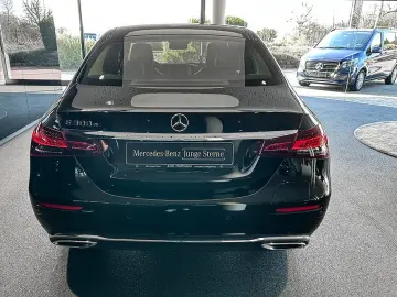 MERCEDES-BENZ E 300 e AVANTGARDE EXCLUSIVE SHD DISTR
