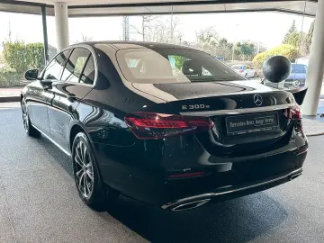 MERCEDES-BENZ E 300 e AVANTGARDE EXCLUSIVE SHD DISTR