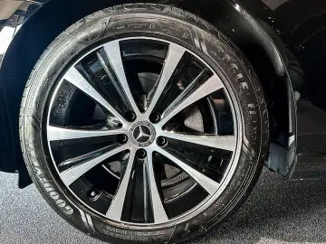 MERCEDES-BENZ E 300 e AVANTGARDE EXCLUSIVE SHD DISTR