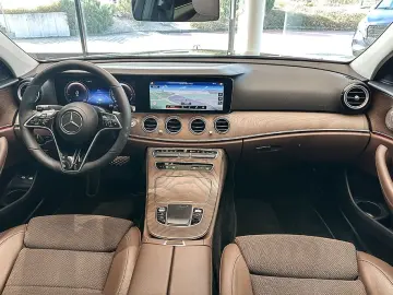 MERCEDES-BENZ E 300 e AVANTGARDE EXCLUSIVE SHD DISTR