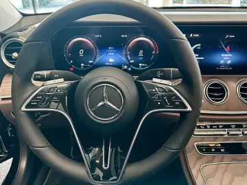 MERCEDES-BENZ E 300 e AVANTGARDE EXCLUSIVE SHD DISTR
