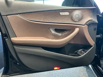 MERCEDES-BENZ E 300 e AVANTGARDE EXCLUSIVE SHD DISTR