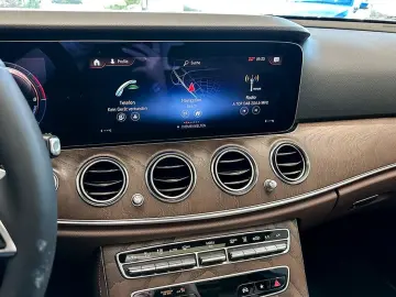 MERCEDES-BENZ E 300 e AVANTGARDE EXCLUSIVE SHD DISTR