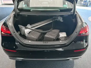 MERCEDES-BENZ E 300 e AVANTGARDE EXCLUSIVE SHD DISTR