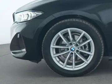 BMW 318i Head-up-Display Kamera SHZ Navi Widscreen