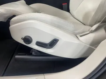 VOLVO XC60 T6 Recharge AWD Inscription Expression - Pa