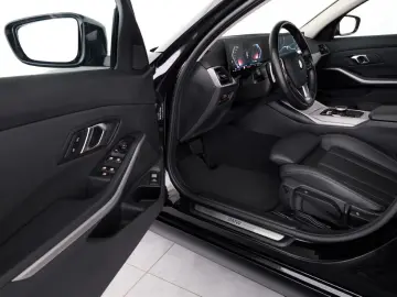 BMW 320d Touring Sportsitz Widscreen ACC RFK 17