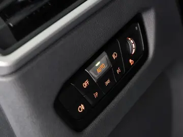 BMW 320d Touring Sportsitz Widscreen ACC RFK 17