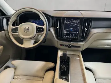 VOLVO XC60 B5 AWD Vollleder PilotAssist BLIS H&K 19&…