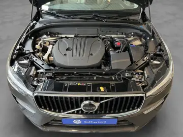 VOLVO XC60 B5 AWD Vollleder PilotAssist BLIS H&K 19&…