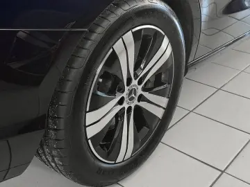 MERCEDES-BENZ C 300 d T AVANTGARDE KAMERA SPUR PDC SHZ