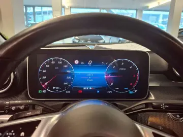 MERCEDES-BENZ C 300 d T AVANTGARDE KAMERA SPUR PDC SHZ