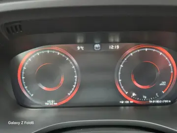 VOLVO XC60  B5 AWD 4x4 Momentum Pro Geartronic