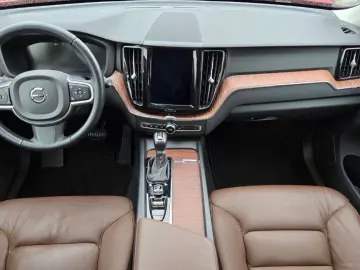 VOLVO XC60  B5 AWD 4x4 Momentum Pro Geartronic