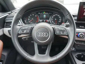 AUDI A4 Avant 45 2.0 TFSI quattro S line LED Panorama