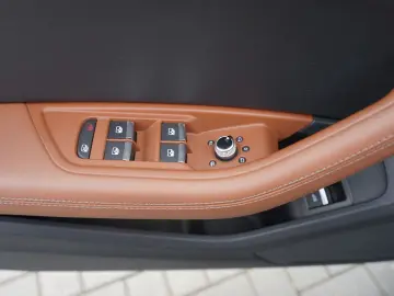 AUDI A4 Avant 45 2.0 TFSI quattro S line LED Panorama