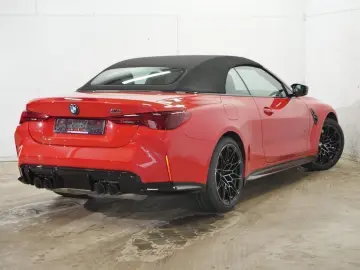 BMW M4 Competition M xDrive Cabrio Driving Assistant