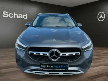 MERCEDES-BENZ GLA 250 e NAVI MBEAM LED DISTR 360  CA…