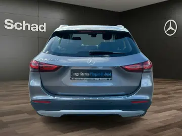MERCEDES-BENZ GLA 250 e NAVI MBEAM LED DISTR 360  CA…