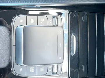 MERCEDES-BENZ GLA 250 e NAVI MBEAM LED DISTR 360  CA…