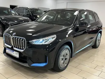 BMW iX1 30 xDrive LED Navi R-Cam CarPlay SHZ Curved