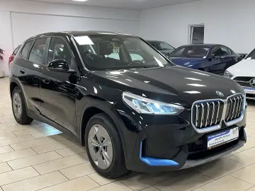 BMW iX1 30 xDrive LED Navi R-Cam CarPlay SHZ Curved