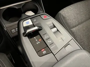 BMW iX1 30 xDrive LED Navi R-Cam CarPlay SHZ Curved