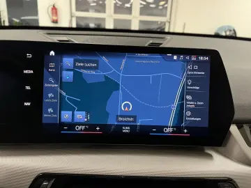 BMW iX1 30 xDrive LED Navi R-Cam CarPlay SHZ Curved
