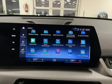 BMW iX1 30 xDrive LED Navi R-Cam CarPlay SHZ Curved
