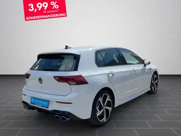 VW Golf VIII R 2.0 TSI DSG 4Motion SHZ NAVI ACC LED