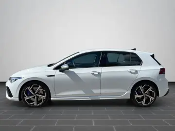 VW Golf VIII R 2.0 TSI DSG 4Motion SHZ NAVI ACC LED